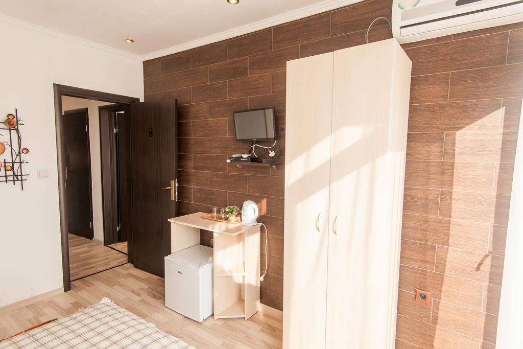Rooms And Apartments Milana Bar Szoba fotó