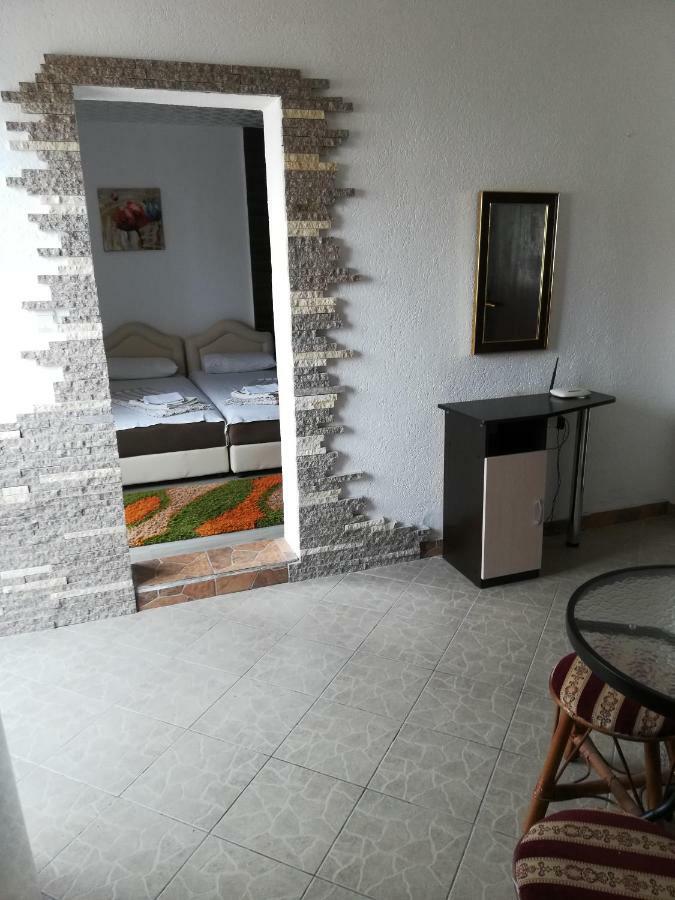 Rooms And Apartments Milana Bar Kültér fotó